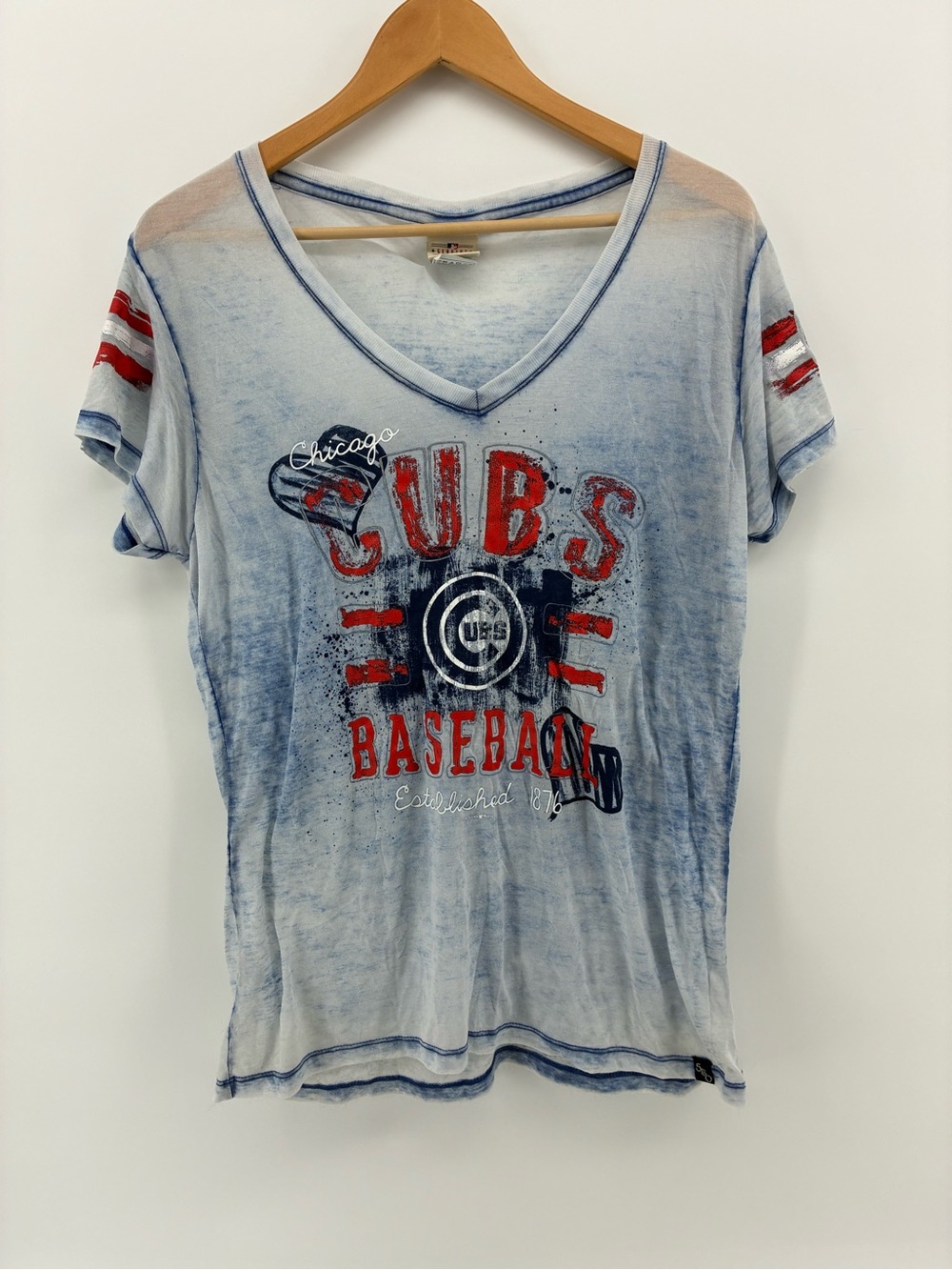 5th & Ocean Light Blue, Red & Navy Chicago Cubs V-Neck Tee